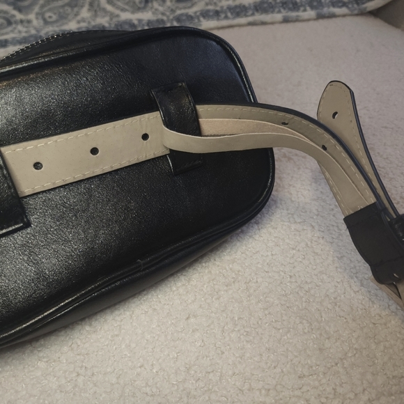 Steve Madden Fringe Belt Bag - Picture 4 of 4